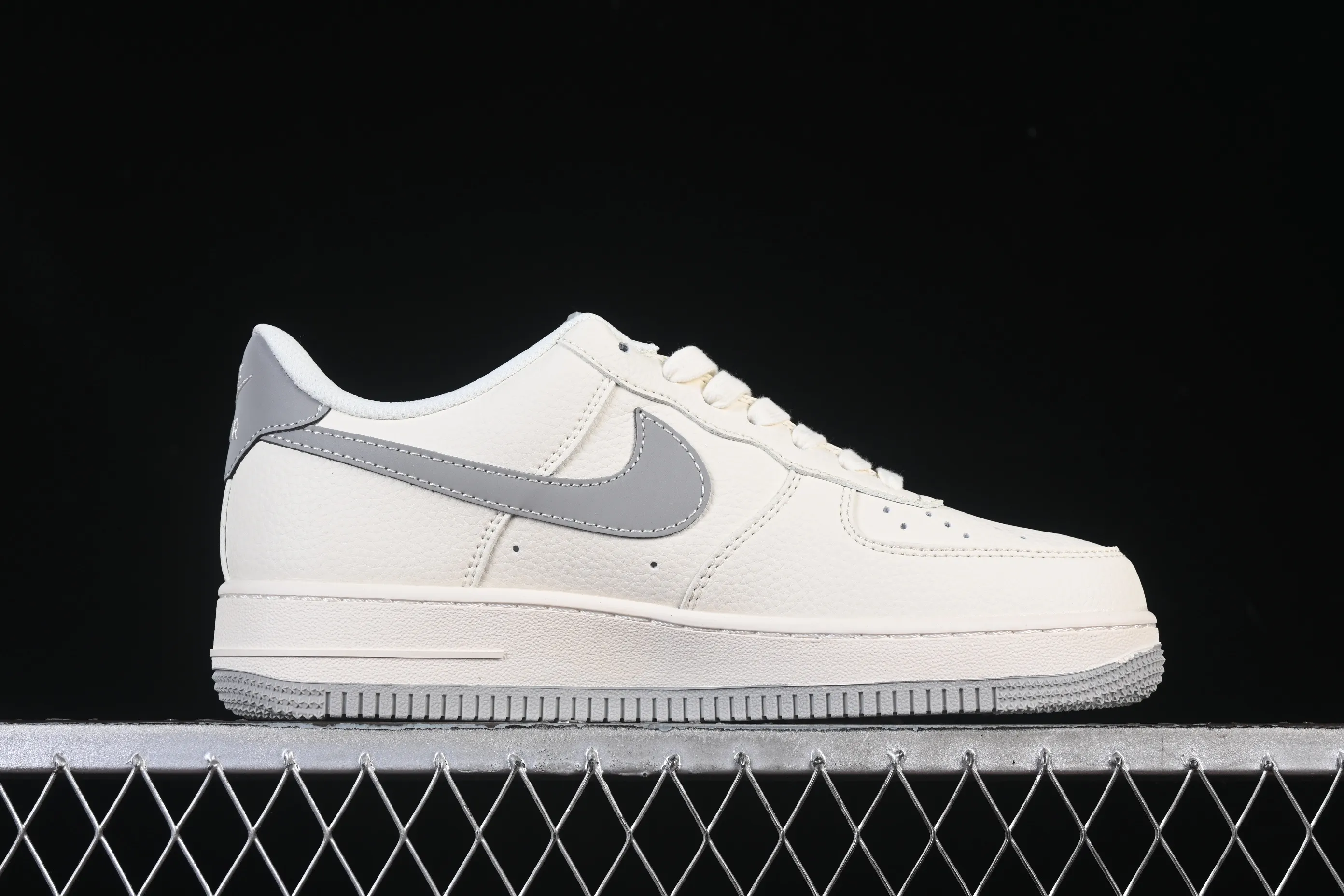 All categories Nk Air Force 1 Air Force series Nk Air Force 1 Low Air Force low top Nike Air Force 1'07 Low Gucci co-branded grimace beige Air Force 1 low top casual sneakers QW5836-024
